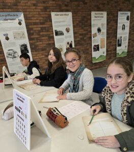 Lire la suite à propos de l’article Visite des archives départementales pour la classe patrimoine