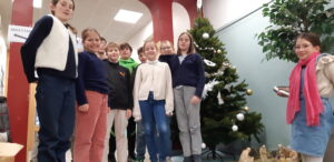 Lire la suite à propos de l’article Un sapin et une crèche installés au collège